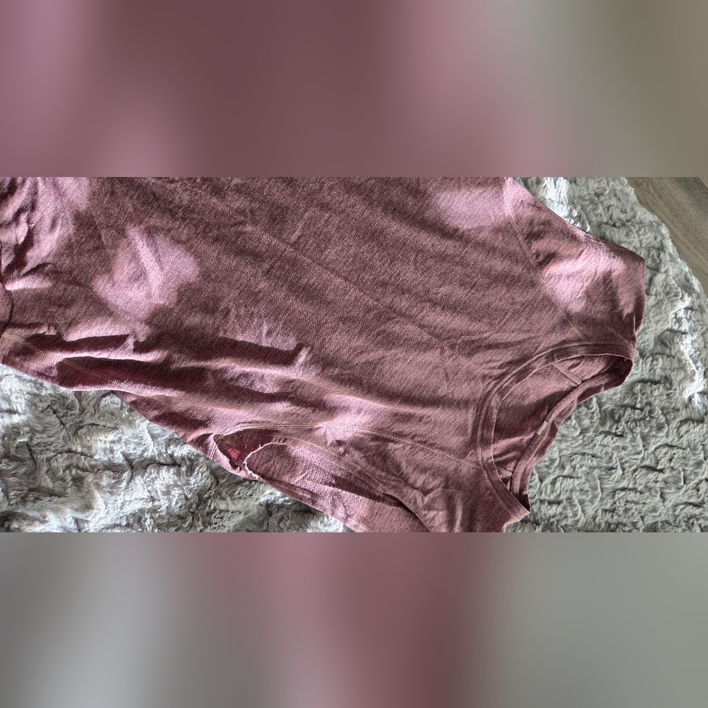 Lulu lemon t shirt in lavender